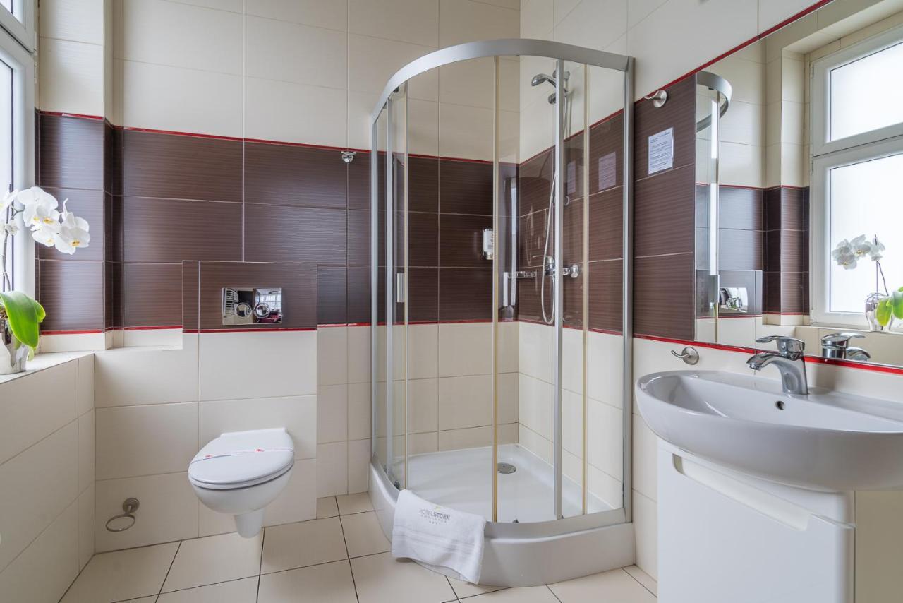 Hotel Stork Бродниця Екстер'єр фото