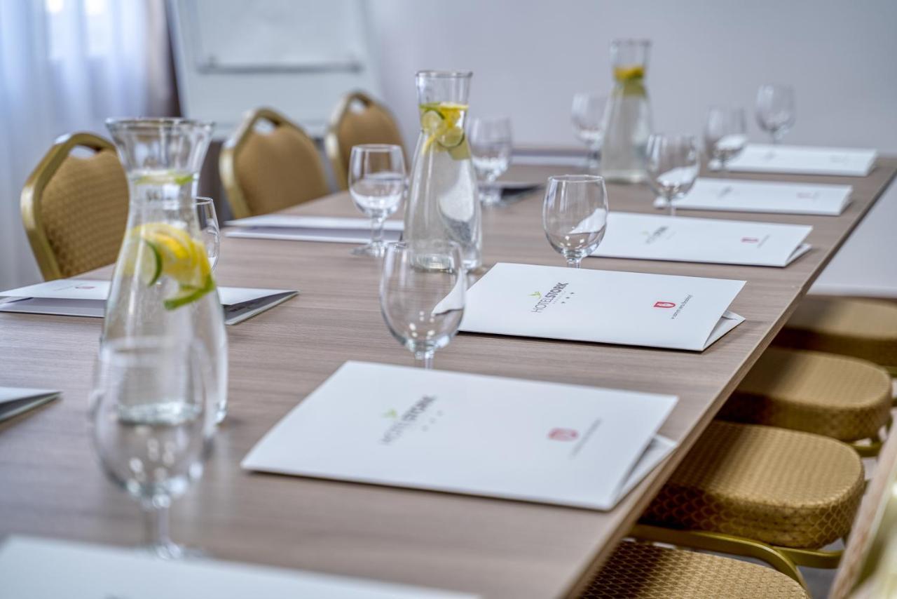 Hotel Stork Бродниця Екстер'єр фото