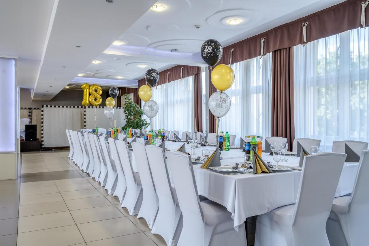 Hotel Stork Бродниця Екстер'єр фото