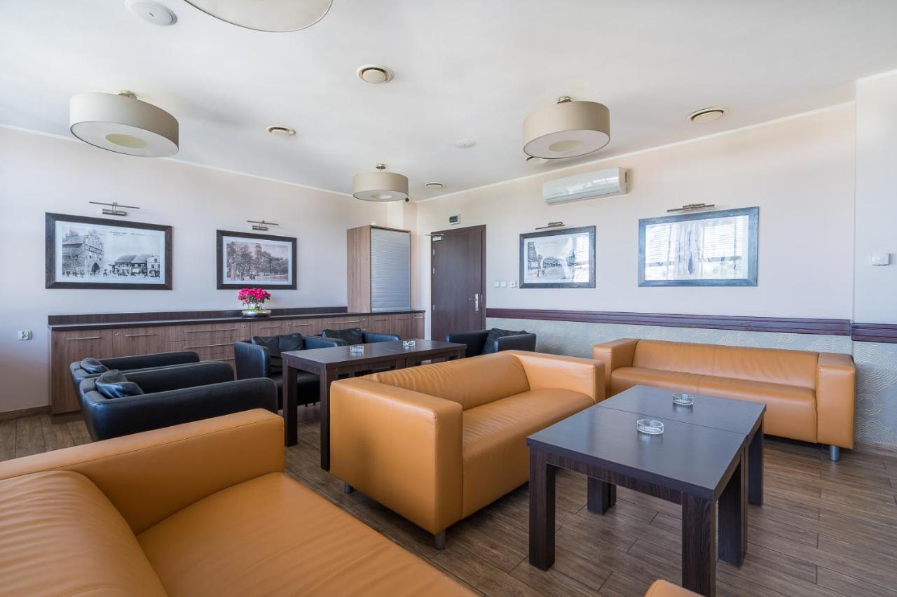Hotel Stork Бродниця Екстер'єр фото